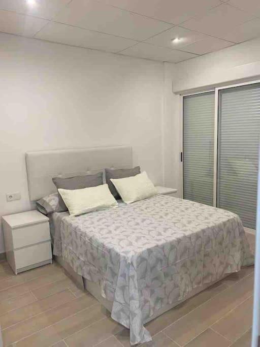 Planta Baja Moderna Y Nueva A Estrenar En El Centro Ciudad 2 Habitaciones Y 2 Banos エルチェ エクステリア 写真
